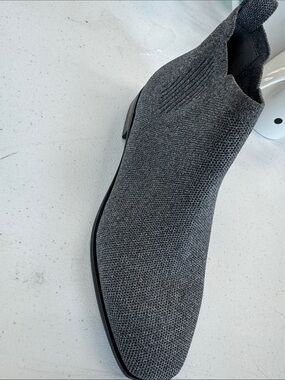 Vivaia Women's Grey Knit Ankle Bootie - Sleek Slip-On Style Brand New Never Worn